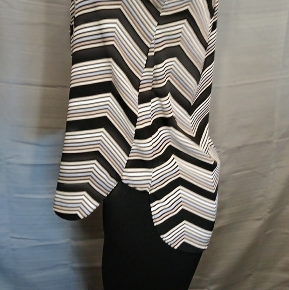 Dana Bushman Chevron blouse high-low sz S - Picture 4 of 6